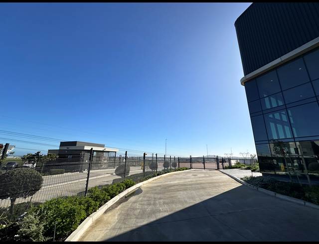 13,000M² BUSINESS TO LET IN ATLANTIC HILLS