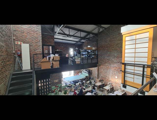 184M² WAREHOUSE RENTED IN WESTLAKE