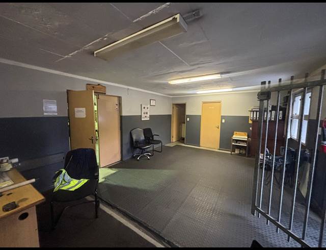 300M² WAREHOUSE TO LET IN EPPING INDUSTRIAL