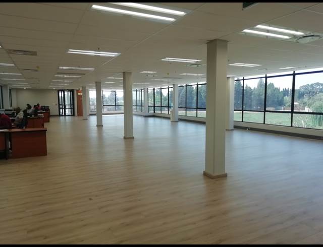 9,011M² WAREHOUSE TO LET IN POMONA