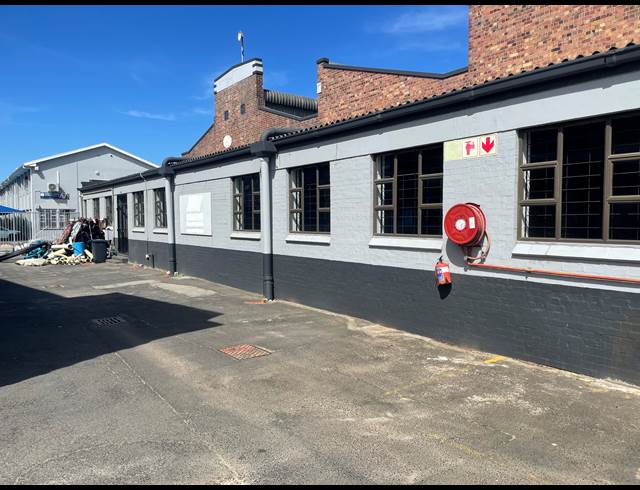 180M² OFFICE TO LET IN NDABENI