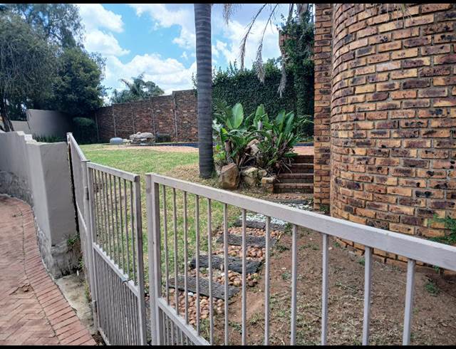 4 bed property to rent in RIDGEWAY