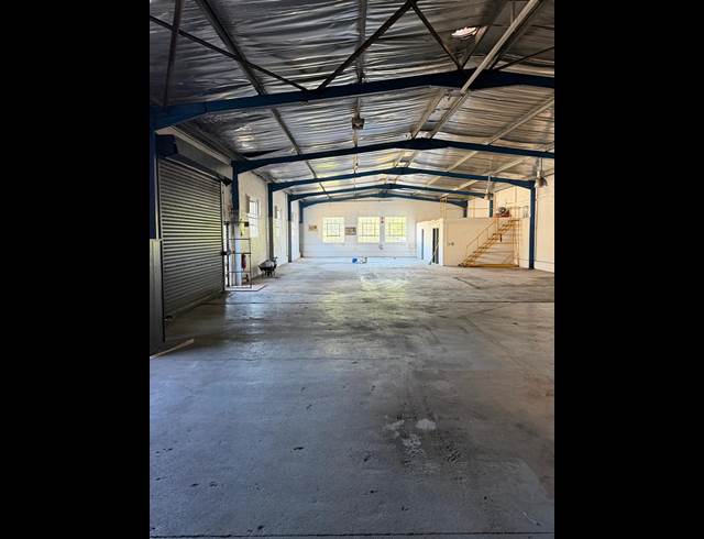420M² WAREHOUSE TO LET IN BRIARDENE