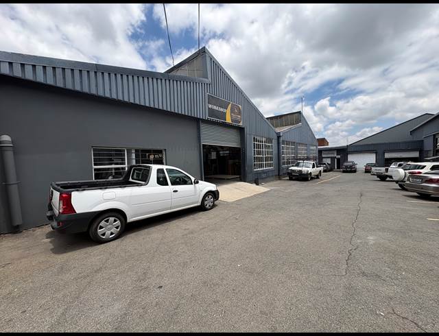 1,100M² WAREHOUSE TO LET IN SEBENZA