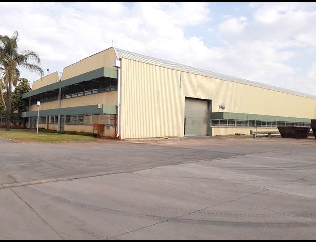 6,366M² WAREHOUSE TO LET IN ROSSLYN