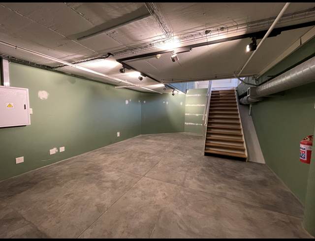 205M² RETAIL TO LET IN DE WATERKANT