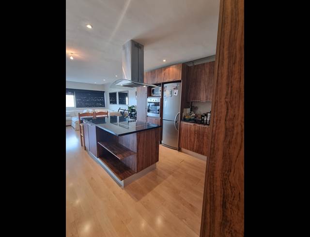 2 bed property to rent in SEA POINT
