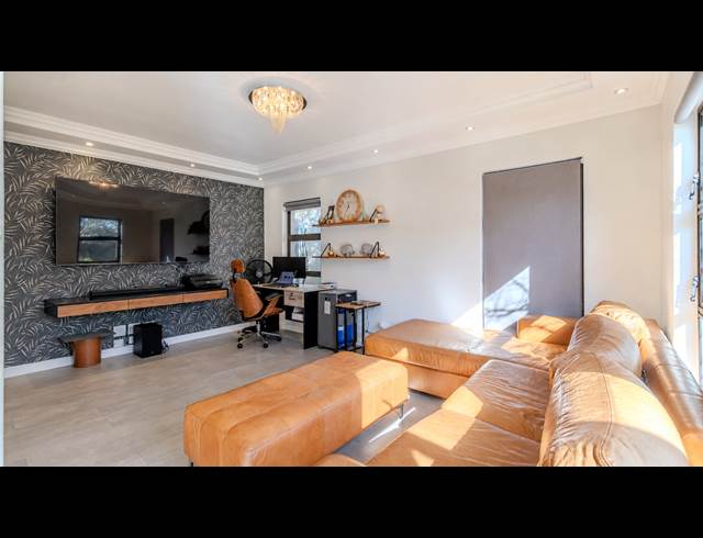 6 BEDROOM HOUSE TO LET IN BIG BAY