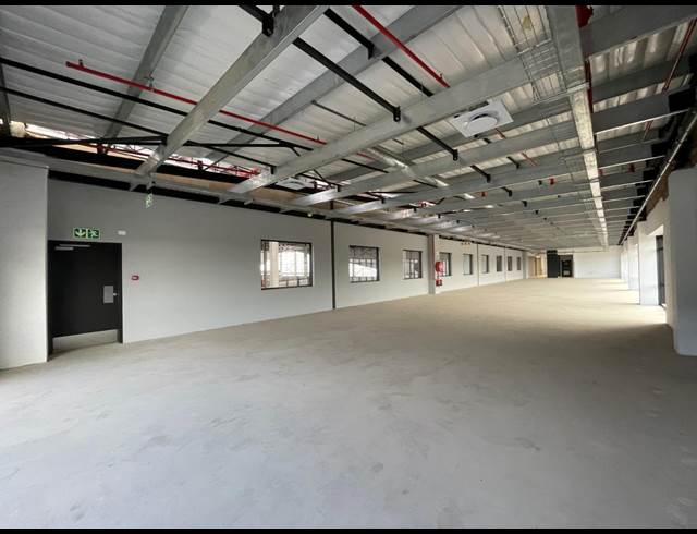 4,883M² WAREHOUSE TO LET IN WATERFALL