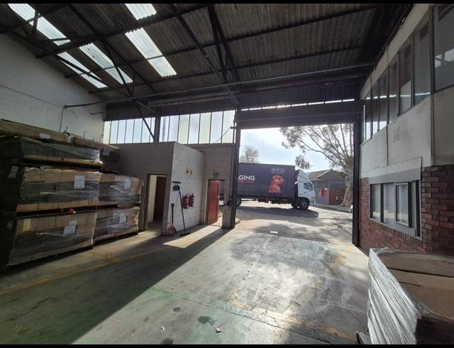 1,240M² WAREHOUSE TO LET IN PAROW INDUSTRIAL