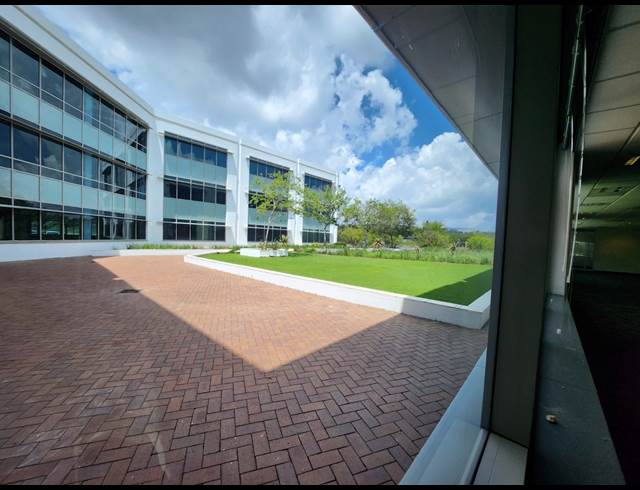 1,200M² OFFICE TO LET IN WATERFALL