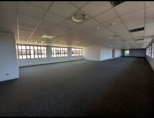 780M² OFFICE TO LET IN BRYANSTON