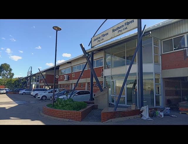 3,301.50M² WAREHOUSE TO LET IN PINETOWN CENTRAL