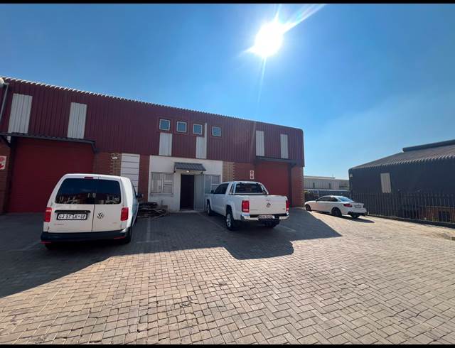 300M² WAREHOUSE TO LET IN SUNDERLAND RIDGE