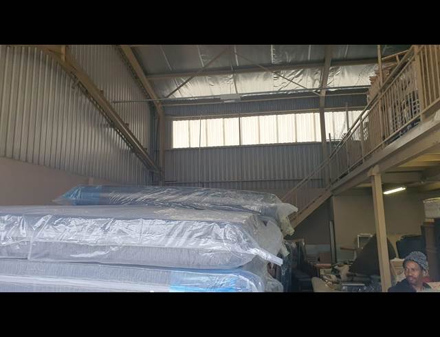 225M² WAREHOUSE TO LET IN UNION