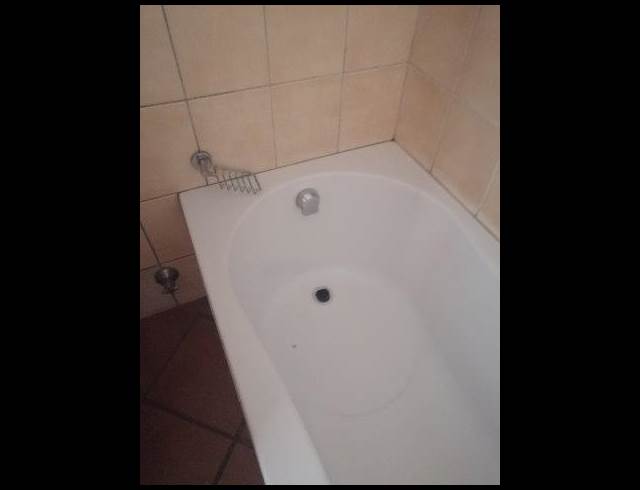 2 BEDROOM PROPERTY TO RENT IN POLLAK PARK