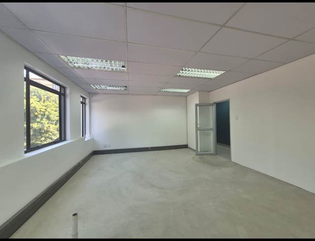 41M² OFFICE TO LET IN HYDE PARK