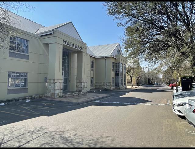 1,275M² OFFICE TO LET IN SANDTON CENTRAL