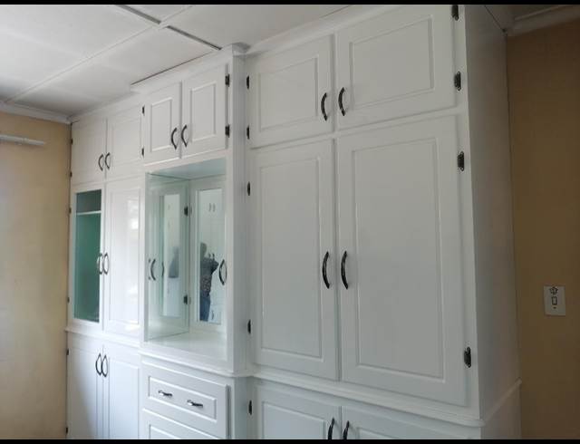 2 bed property to rent in CROWN GARDENS