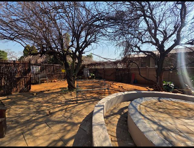 3 BEDROOM FLAT TO LET IN ARCON PARK