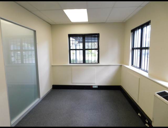 119M² OFFICE TO LET IN FERNDALE