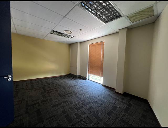 430.50M² OFFICE TO LET IN HIGHVELD