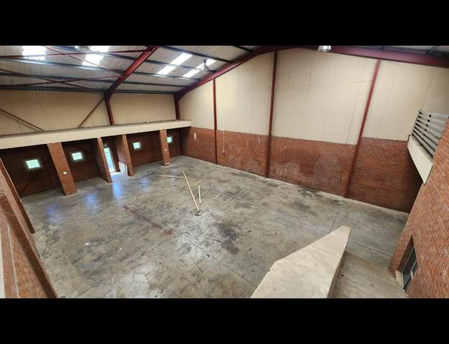 300M² WAREHOUSE TO LET IN SUNDERLAND RIDGE