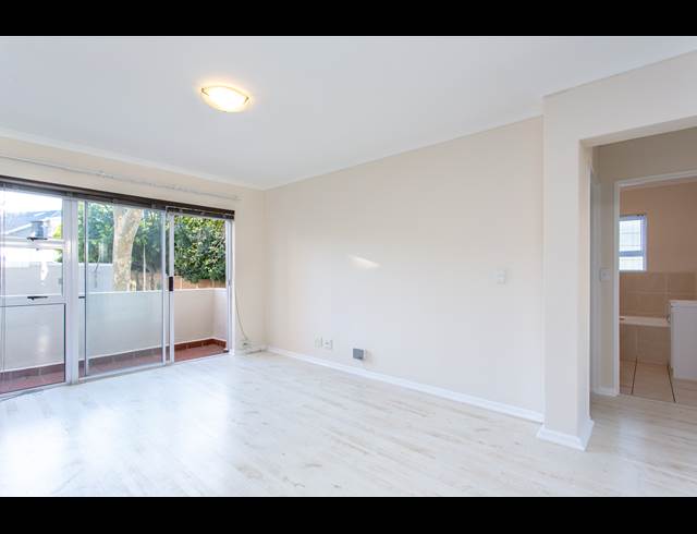 2 BEDROOM APARTMENT RENTED IN WYNBERG UPPER