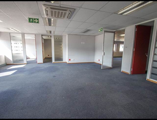 10,000M² OFFICE TO LET IN SANDOWN