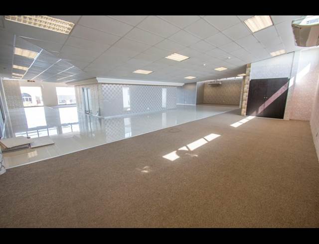 652M² OFFICE TO LET IN KRAMERVILLE
