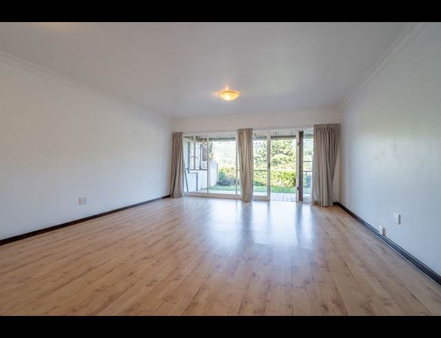 2 BEDROOM PROPERTY TO RENT IN HILLCREST CENTRAL