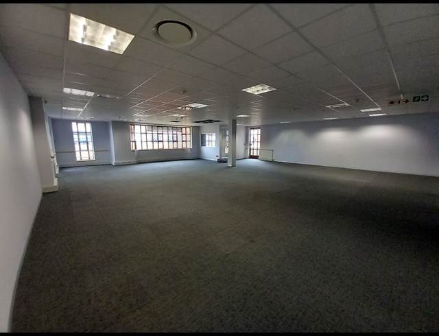 178M² OFFICE TO LET IN BRYANSTON