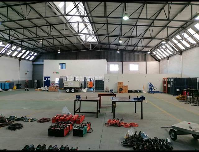 1,040M² WAREHOUSE TO LET IN KILLARNEY GARDENS