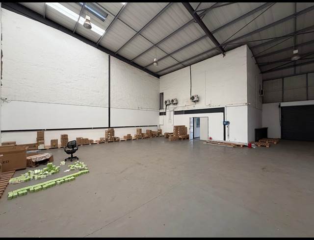 328M² WAREHOUSE TO LET IN HALFWAY HOUSE