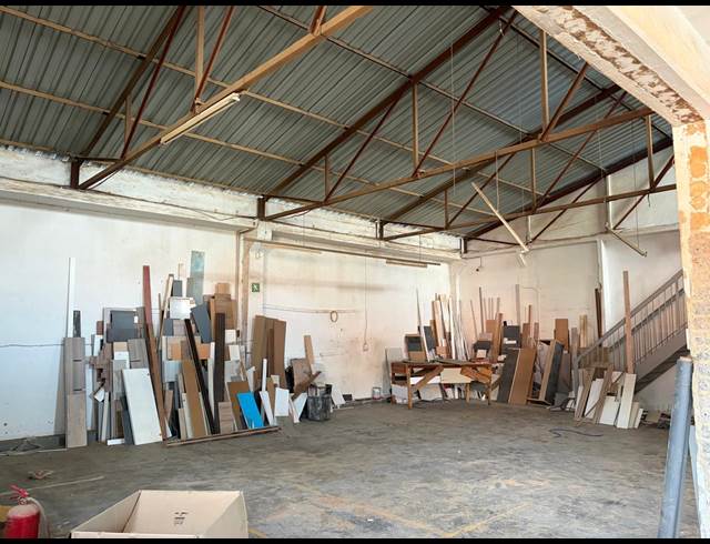 206M² WAREHOUSE TO LET IN STEELEDALE