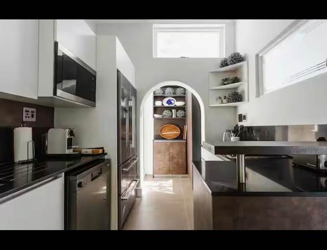2 BEDROOM DETACHED TO LET IN GREEN POINT