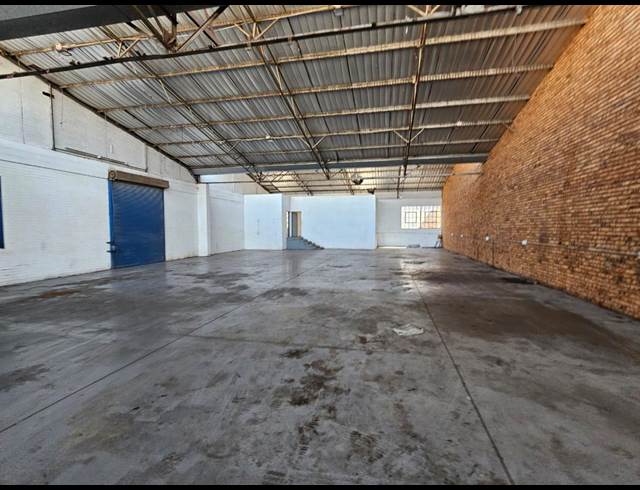 750M² WAREHOUSE TO LET IN TULISA PARK
