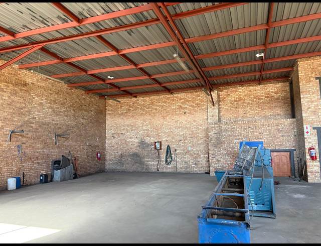 270M² WAREHOUSE TO LET IN WEST TURFFONTEIN