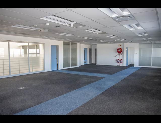 4,472M² WAREHOUSE TO LET IN RANDJESPARK