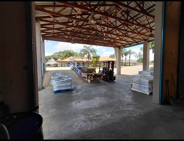 660M² WAREHOUSE TO LET IN POMONA