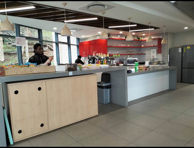 23M² SERVICED OFFICE TO LET IN PLATTEKLOOF