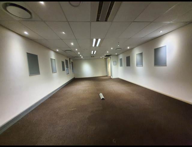 432M² OFFICE TO LET IN HATFIELD