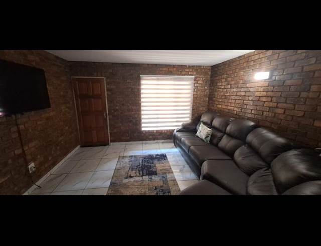 2 BEDROOM PROPERTY TO RENT IN ELSPARK
