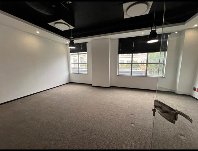 1,099M² OFFICE TO LET IN ILLOVO