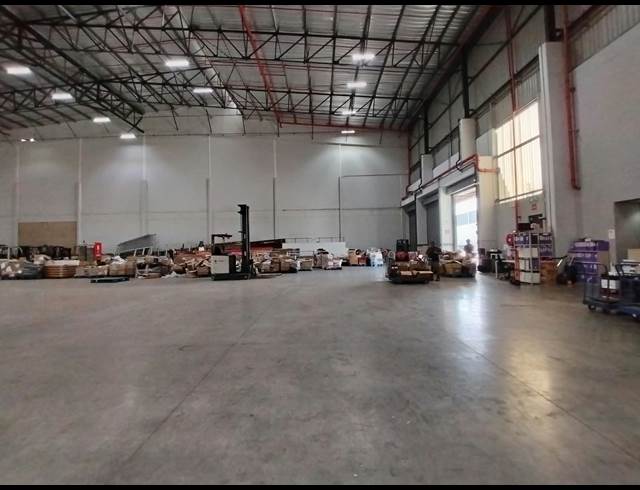 3,694M² WAREHOUSE TO LET IN CORNUBIA