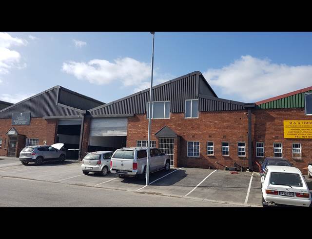 750M² FACTORY RENTED IN TRIANGLE FARM