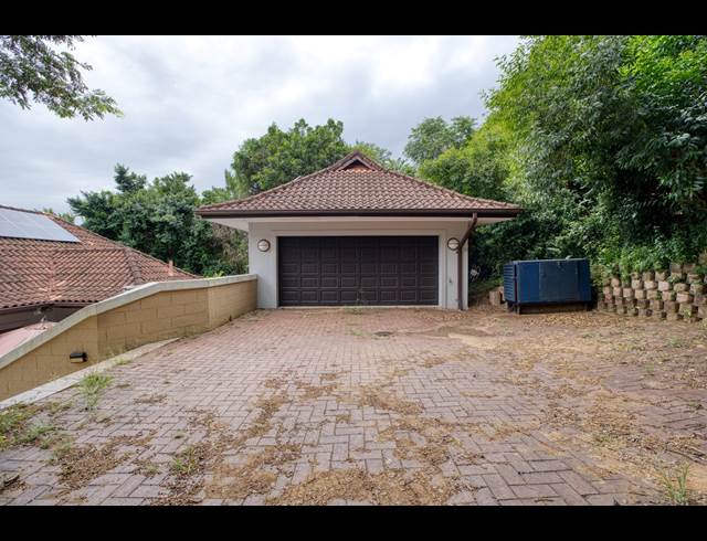5 BEDROOM HOUSE TO LET IN ZIMBALI ESTATE