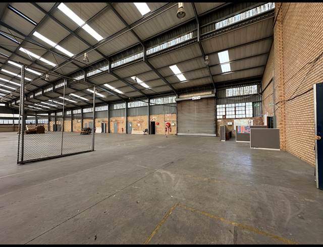 7,726M² WAREHOUSE TO LET IN MEADOWDALE