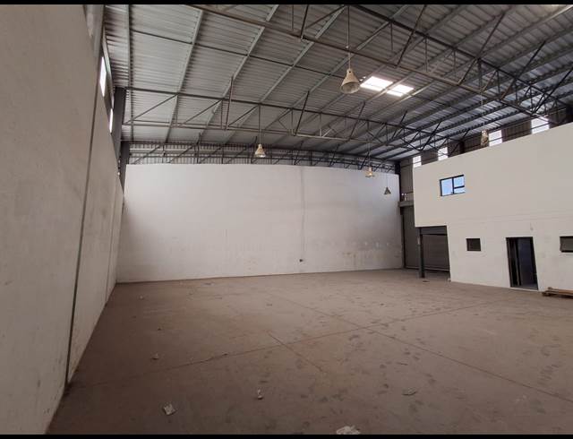 350M² WAREHOUSE TO LET IN WYCHWOOD