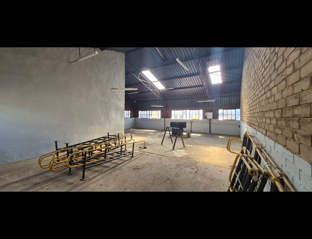190M² WAREHOUSE TO LET IN ANDERBOLT